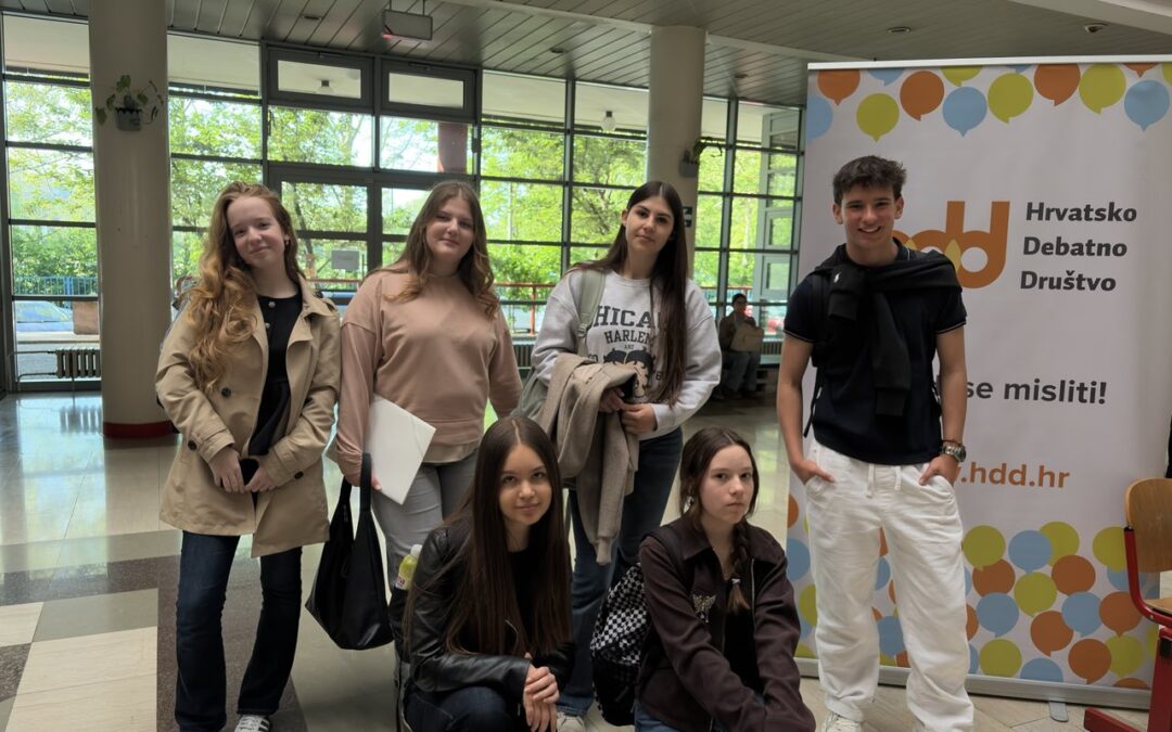 Izvanredan uspjeh naših učenika na međunarodnom debatnom turniru